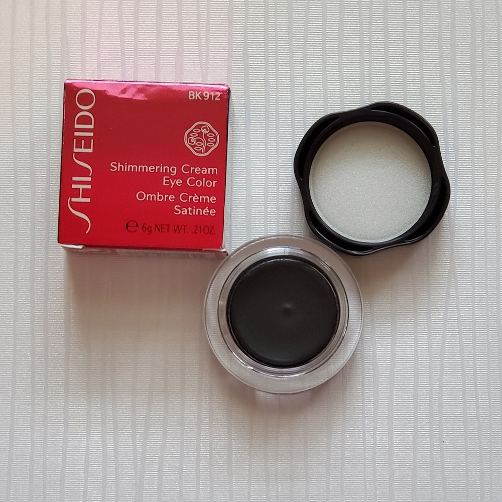 Shiseido cream eyeshadow black BK 912 NWT 🛍2/$30